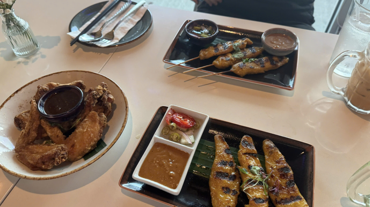 25 dollars lunch in Osha Thai Kitchen